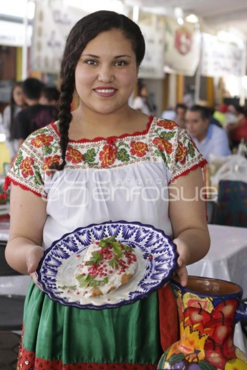 FERIA DEL CHILE EN NOGADA EN CALPAN