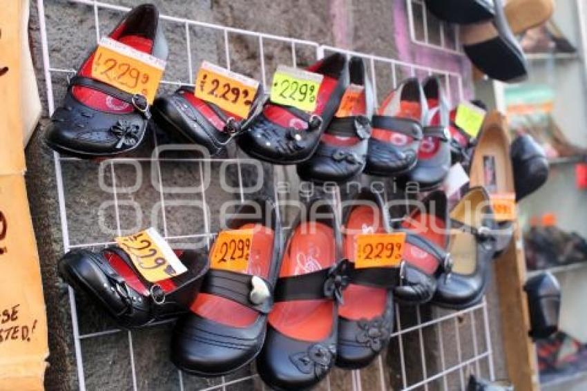 REGRESO A CLASES . ZAPATOS