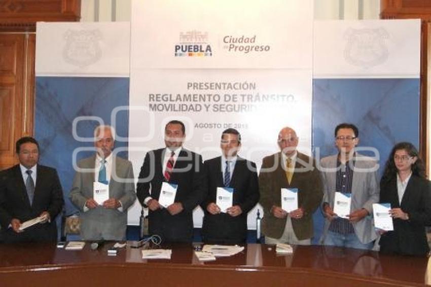 REGLAMENTO DE TRÁNSITO