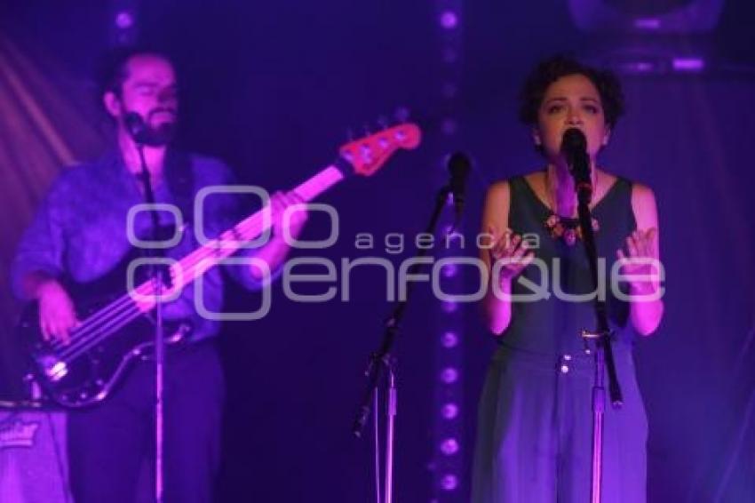 NATALIA LAFOURCADE . HASTA LA RAÍZ