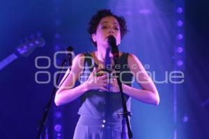 NATALIA LAFOURCADE . HASTA LA RAÍZ