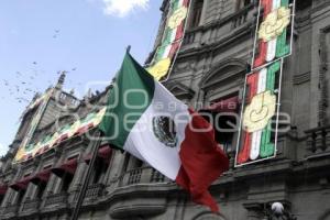 ADORNOS MES PATRIO