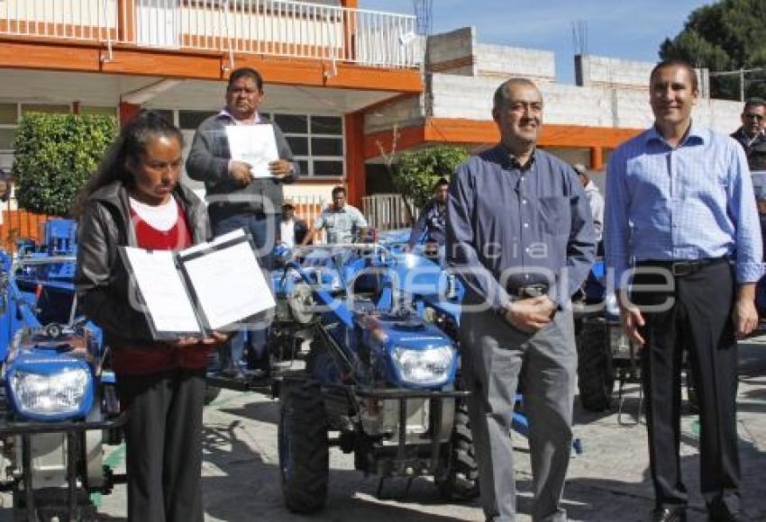 ENTREGA DE TABLETAS Y MOTOTRACTORES . TEXMELUCAN