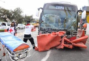 CHOQUE AUTOBÚS ESTRELLA ROJA