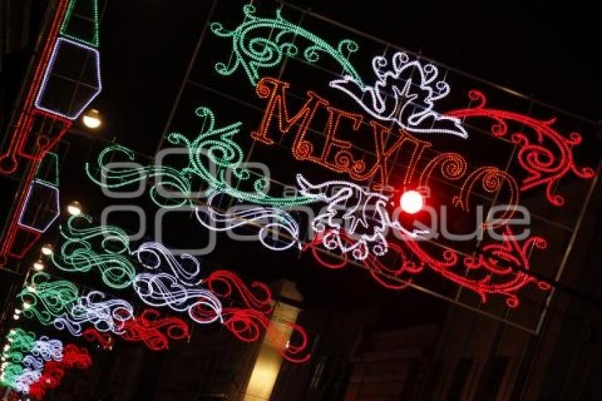 MES PATRIO . ILUMINACIÓN