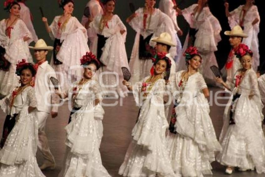 BALLET FOLKLÓRICO DE AMALIA HERNÁNDEZ