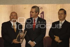 UPAEP . RECONOCIMIENTO A DHL