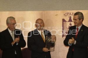 UPAEP . RECONOCIMIENTO A DHL