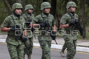 PASE DE REVISTA DESFILE 16 DE SEPTIEMBRE