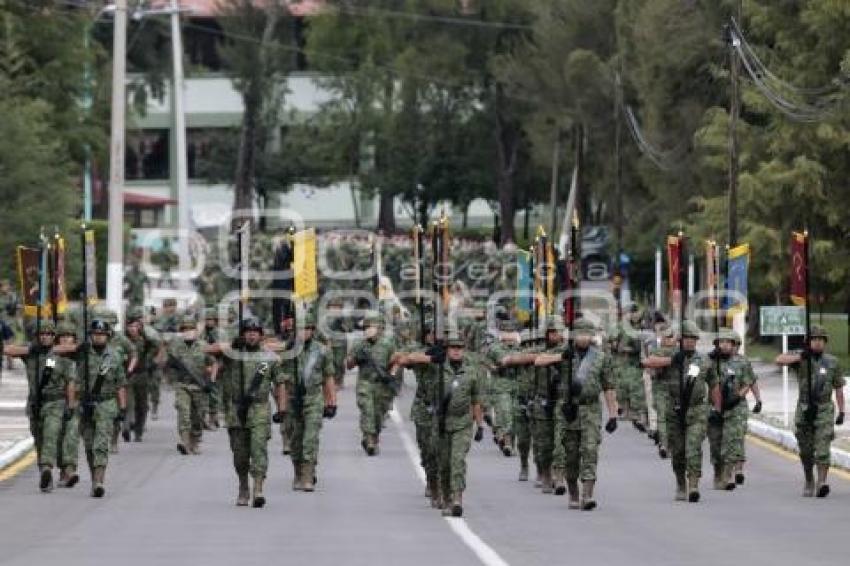 PASE DE REVISTA DESFILE 16 DE SEPTIEMBRE