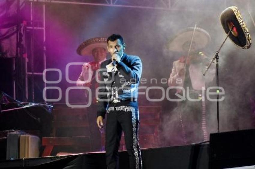 FIESTAS PATRIAS . OSCAR CRUZ