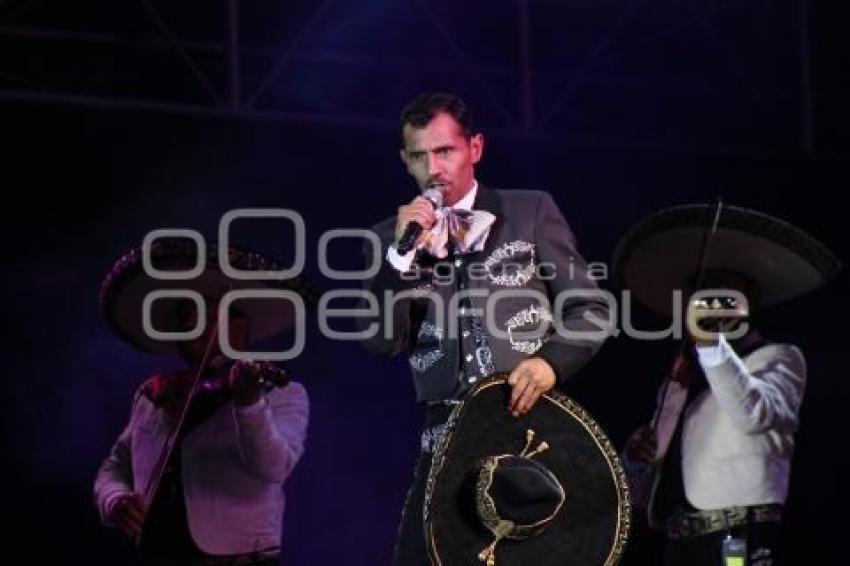 FIESTAS PATRIAS . OSCAR CRUZ