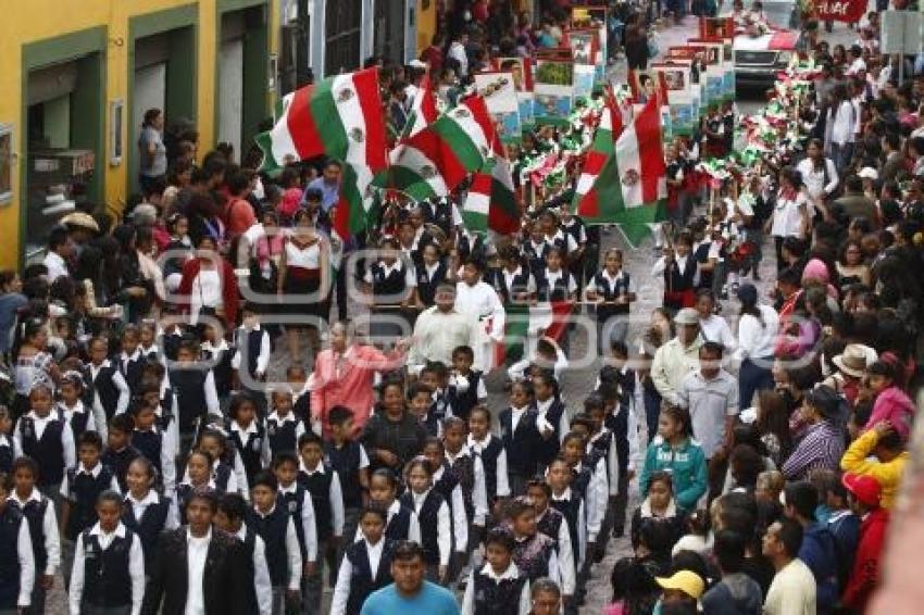 FIESTAS PATRIAS . DESFILE CHOLULA