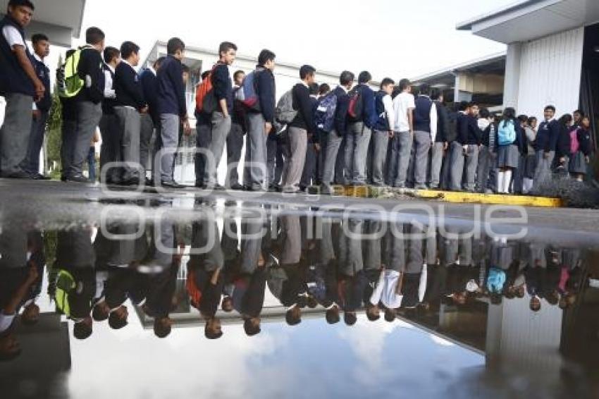 SIMULACRO DE SISMO . ESCUELAS