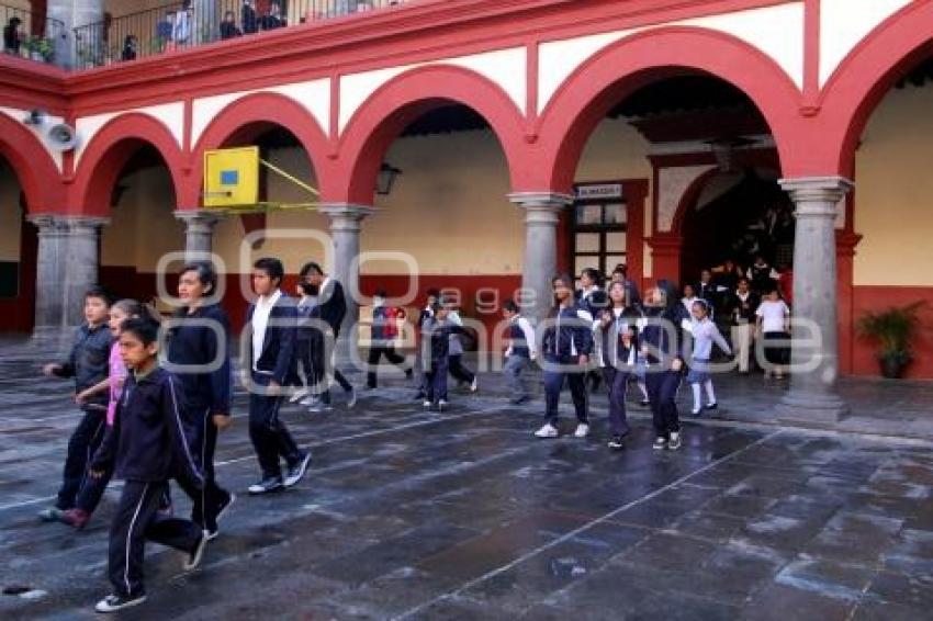 SIMULACRO DE SISMO . ESCUELAS