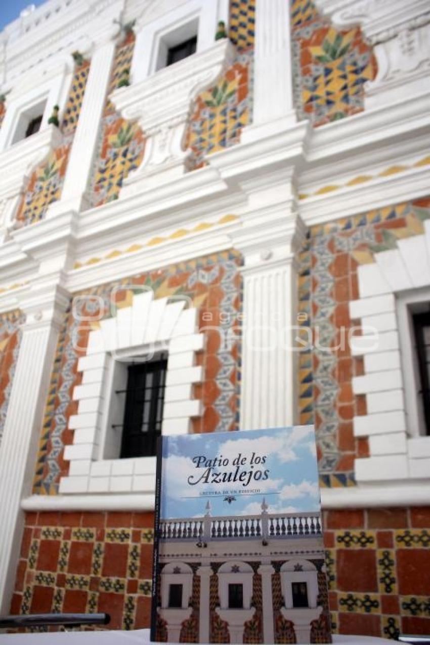 LIBRO PATIO DE LOS AZULEJOS