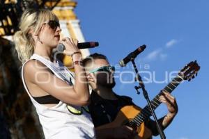 CONCIERTO EXA . JENNY AND THE MEXICATS