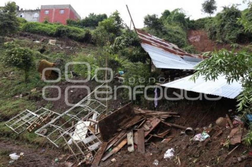 DERRUMBE DE CERRO . HUAUCHINANGO