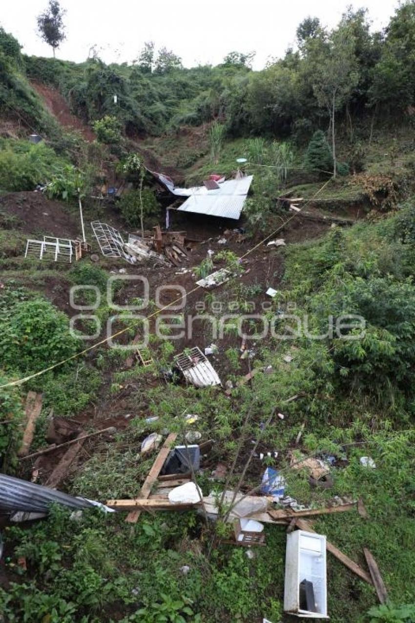 DERRUMBE DE CERRO . HUAUCHINANGO 