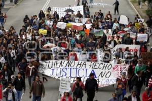MANIFESTACIÓN POR AYOTZINAPA