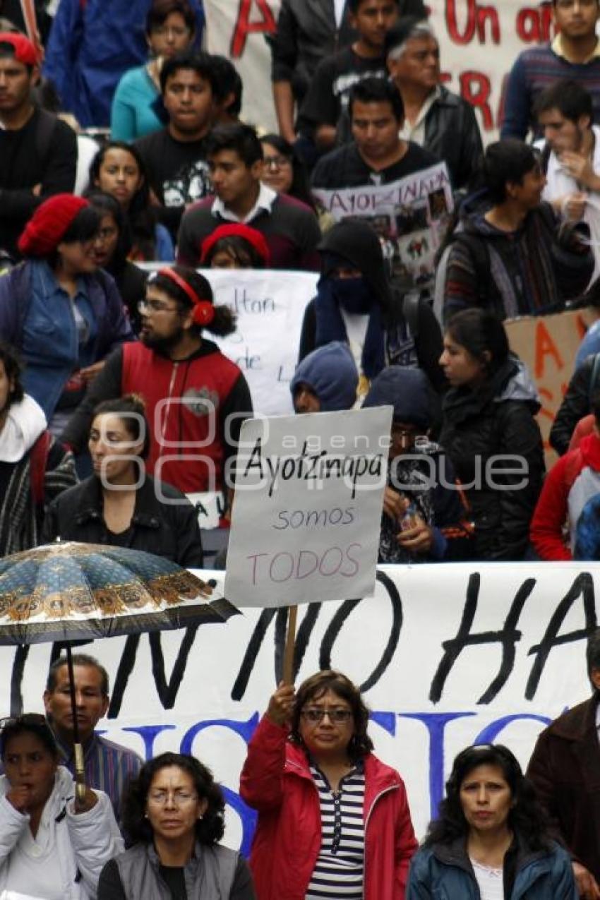 MANIFESTACIÓN POR AYOTZINAPA