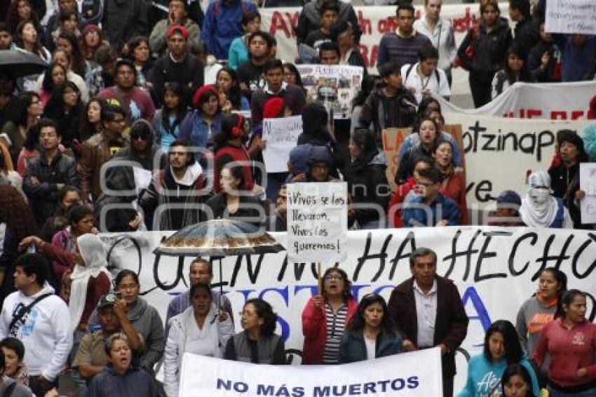 MANIFESTACIÓN POR AYOTZINAPA