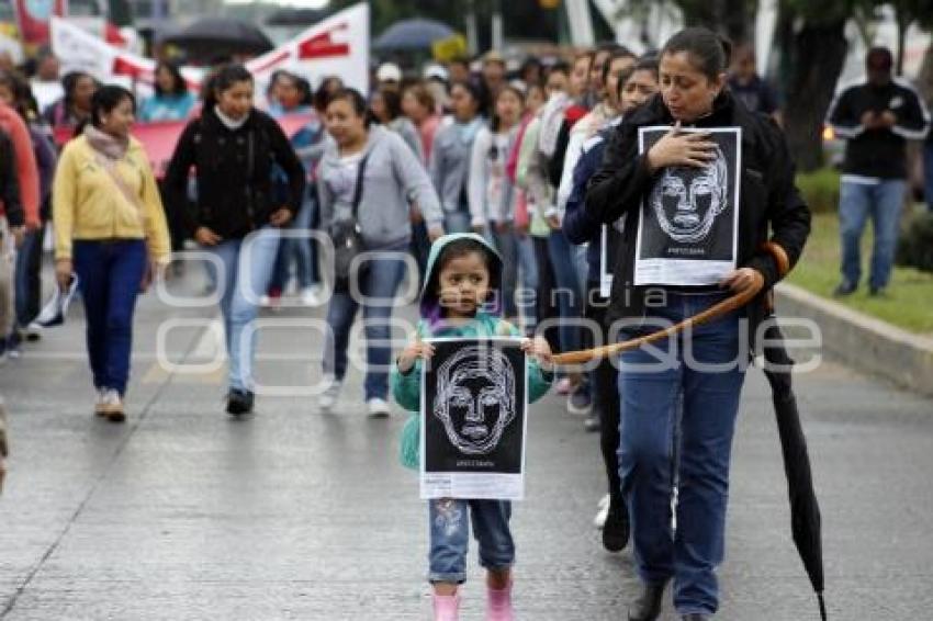 MANIFESTACIÓN POR AYOTZINAPA