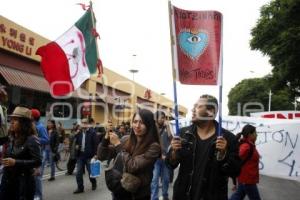 MANIFESTACIÓN POR AYOTZINAPA