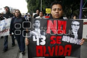 MANIFESTACIÓN POR AYOTZINAPA