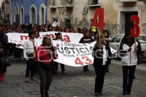 MANIFESTACIÓN POR AYOTZINAPA