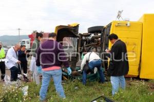 UN MUERTO VOLCADURA PUEBLA-ORIZABA