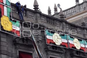 ADORNOS PATRIOS . AYUNTAMIENTO