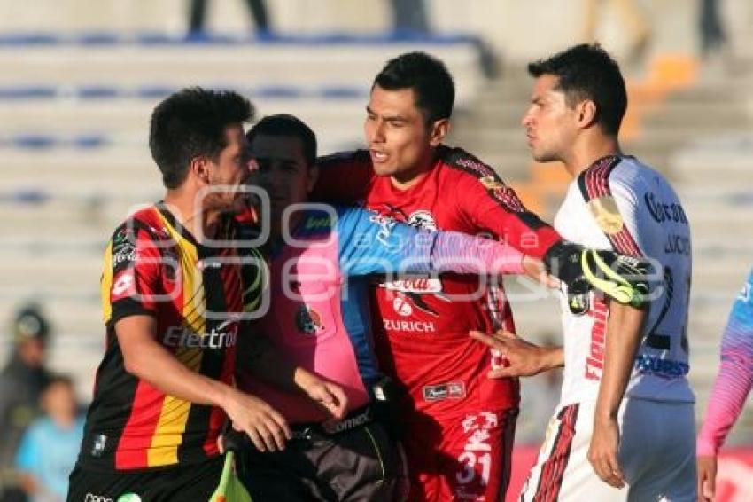 FÚTBOL . LOBOS BUAP VS LEONES NEGROS