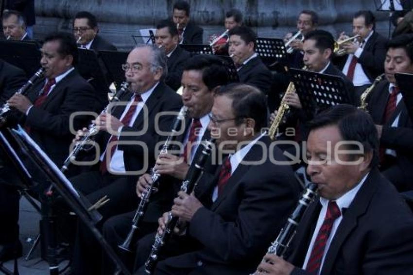 IZAMIENTO DE BANDERA 
