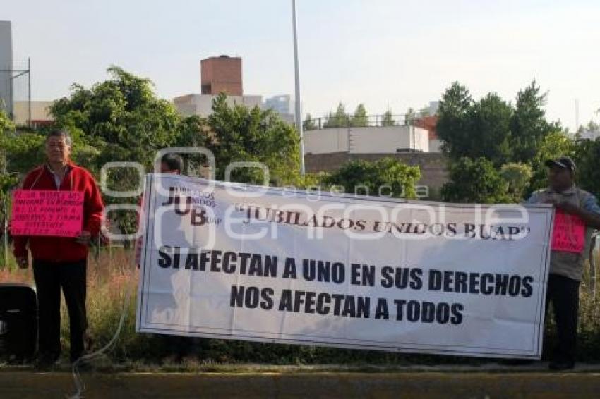 MANIFESTACIÓN JUBILADOS BUAP