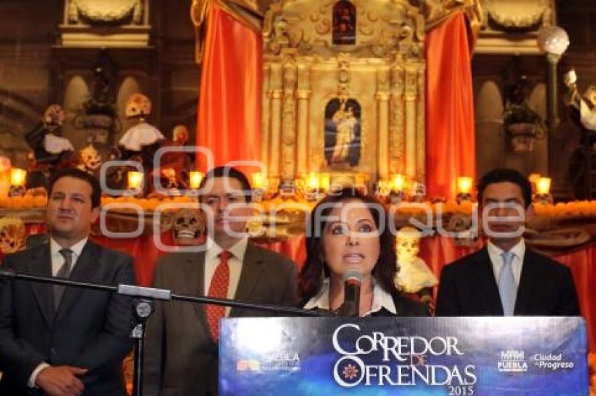 CORREDOR DE OFRENDAS