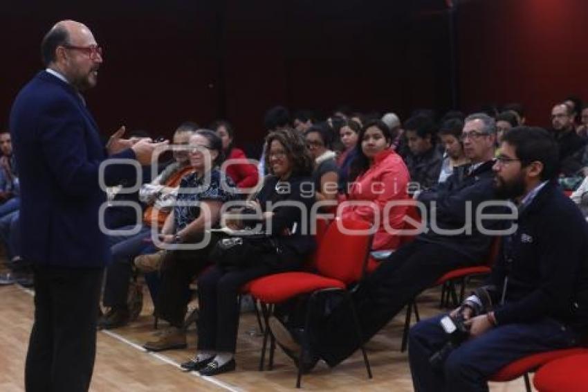 UIA . CONFERENCIA RICARDO RAPHAEL