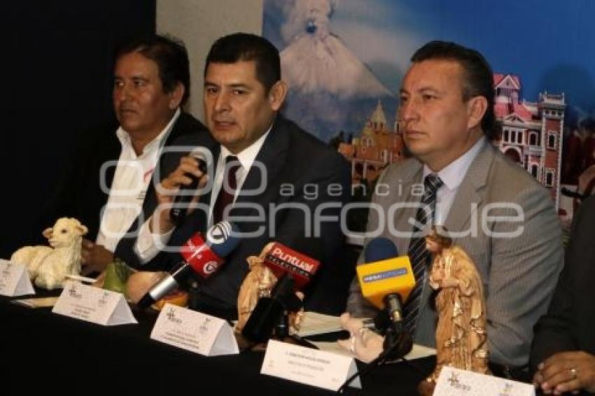 FERIA ARTESANAL DE SANTIAGO ACATLÁN