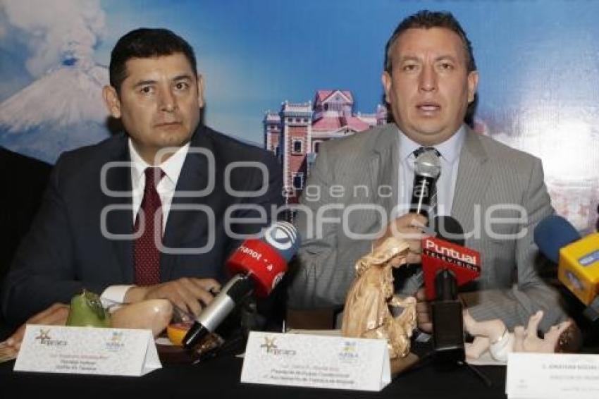 FERIA ARTESANAL DE SANTIAGO ACATLÁN