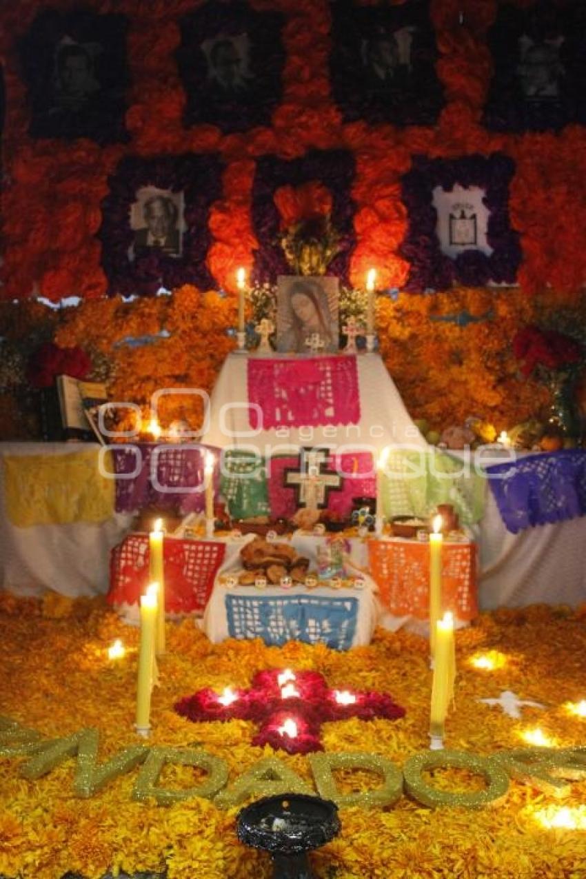 UPAEP . OFRENDAS