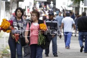 DÍA DE MUERTOS . PANTEÓN