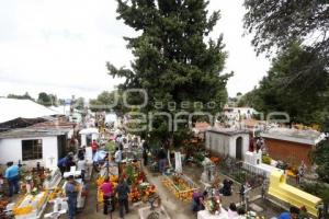 DÍA DE MUERTOS . PANTEÓN CHOLULA