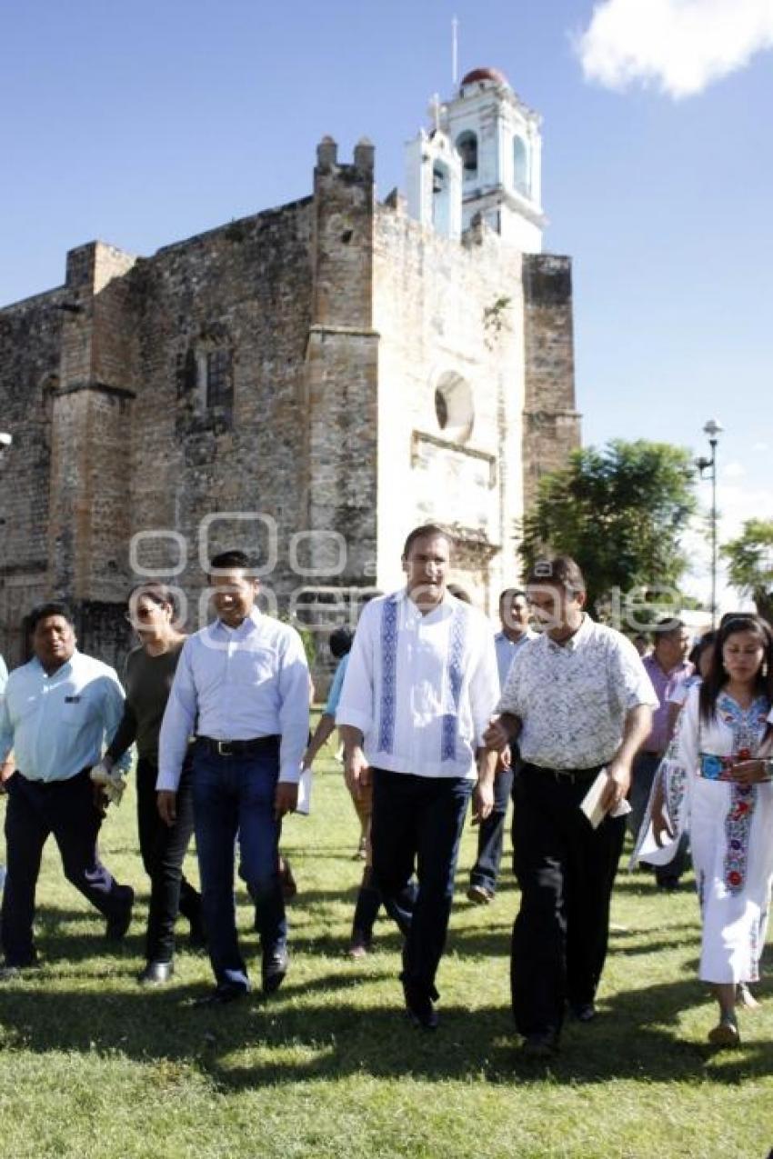 ALTARES DE HUAQUECHULA - GOBERNADOR