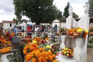 DÍA DE MUERTOS . PANTEÓN CHOLULA