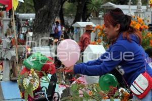 DÍA DE MUERTOS . PANTEÓN