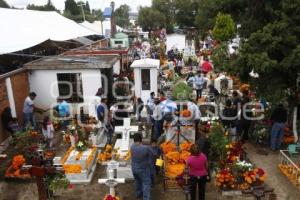 DÍA DE MUERTOS . PANTEÓN CHOLULA