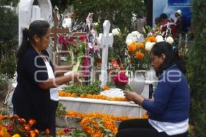 DÍA DE MUERTOS . PANTEÓN CHOLULA