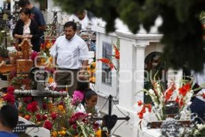 DÍA DE MUERTOS . PANTEÓN CHOLULA