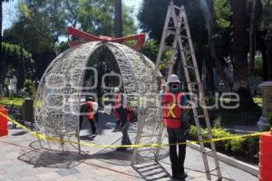 ADORNOS NAVIDEÑOS . ZÓCALO