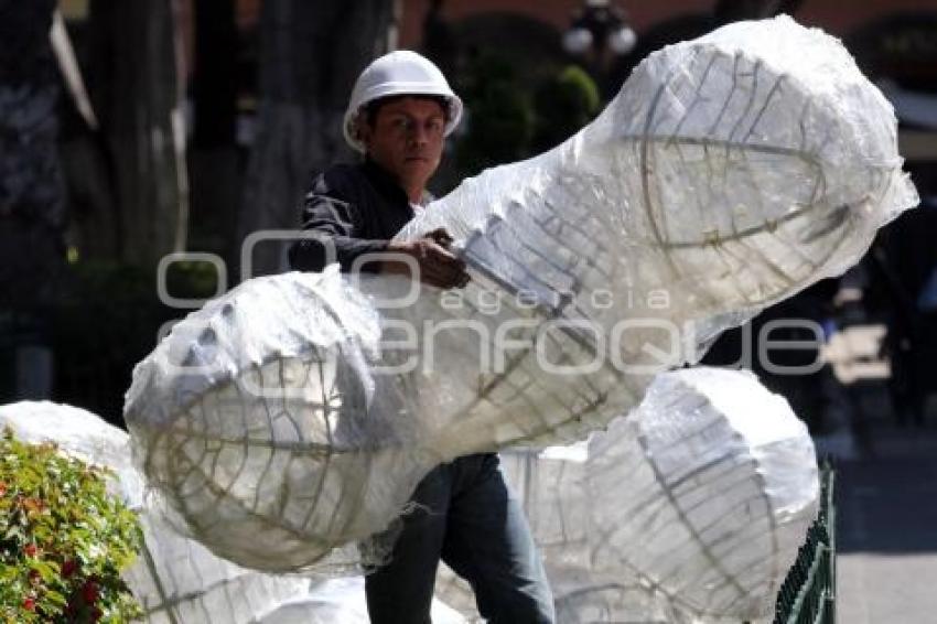 ADORNOS NAVIDEÑOS . ZÓCALO